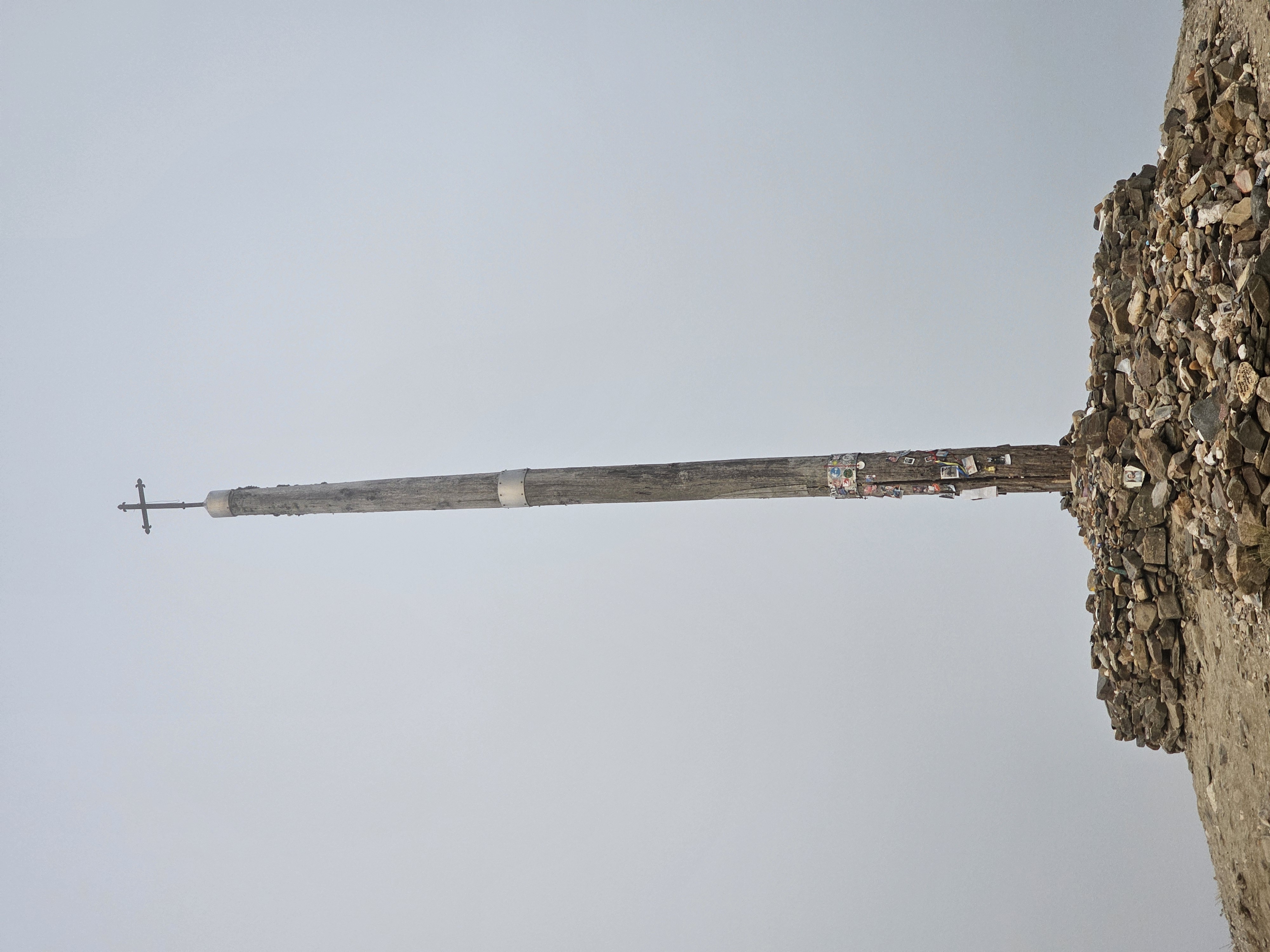 la Cruz de Ferro surrounded by mist